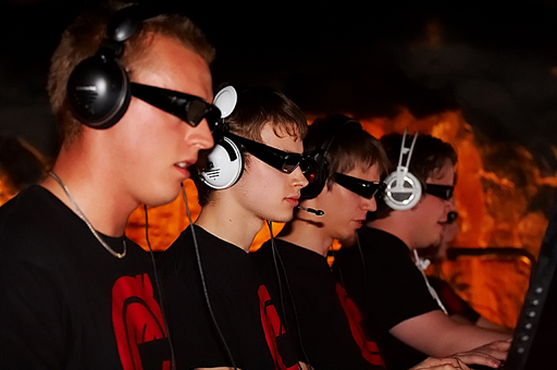 The stars of European TF2, the fame encompassing their eyes and swallowing whole their sight...